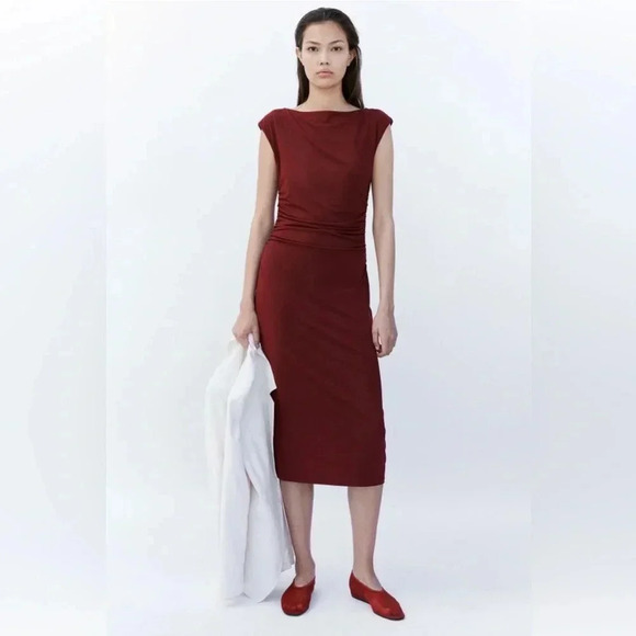 H&M Dresses & Skirts - H&M Burgundy CAP-SLEEVED DRESS